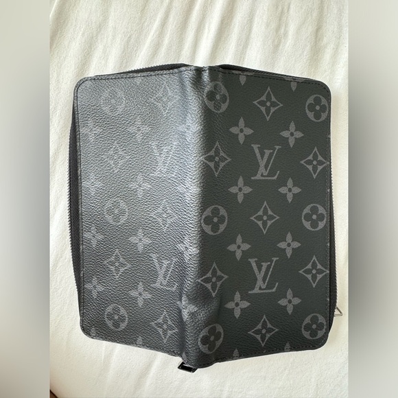 LOUIS VUITTON ZIPPY WALLET ECLIPSE MONOGRAM - Picture 2 of 11